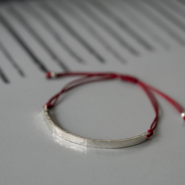 PULSERA CORDA ROJA PLATA