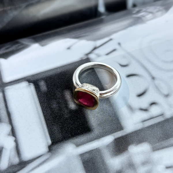 ANILLO SILVESTRI RUBI