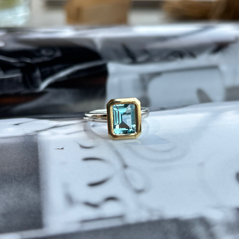 ANILLO FABBIANI TOPACIO CORTE ESMERALDA